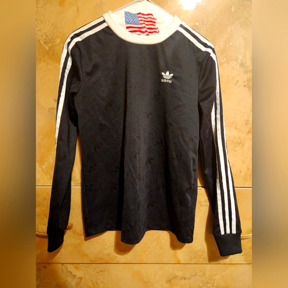 Adidas pull over